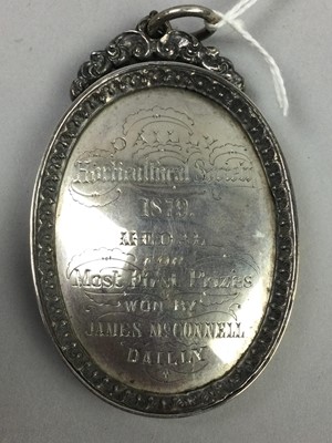 Lot 226 - A LATE VICTORIAN OVAL MEDALLION