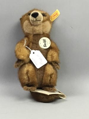 Lot 292 - A LOT OF THREE STEIFF ANIMAL SOFT TOYS AND ANOTHER