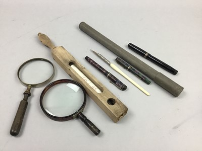Lot 7 - A ROLLED GOLD HUNTER CASED POCKET WATCH, MAGNIFYING GLASS, FOUNTAIN PENS AND OTHER OBJECTS