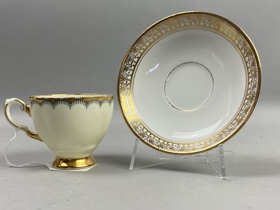 Lot 320 - A TUSCAN PART TEA SERVICE AND OTHER TEA WARE