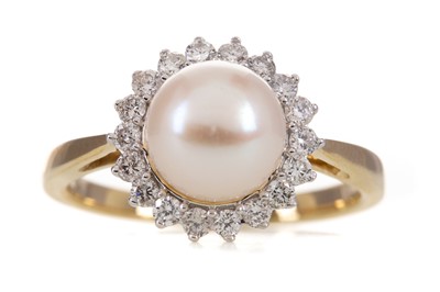Lot 1158 - A PEARL AND DIAMOND RING
