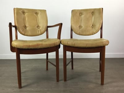 Lot 329 - A SET OF SIX RETRO DINING CHAIRS