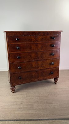 Lot 463 - A MAHOGANY CHEST OF DRAWERS