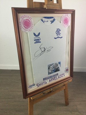 Lot 473 - A SHOTA ARVELADZE SIGNED RANGERS JERSEY