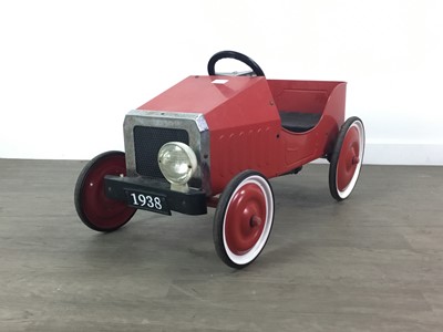 Lot 510 - A CHILD'S PEDAL CAR