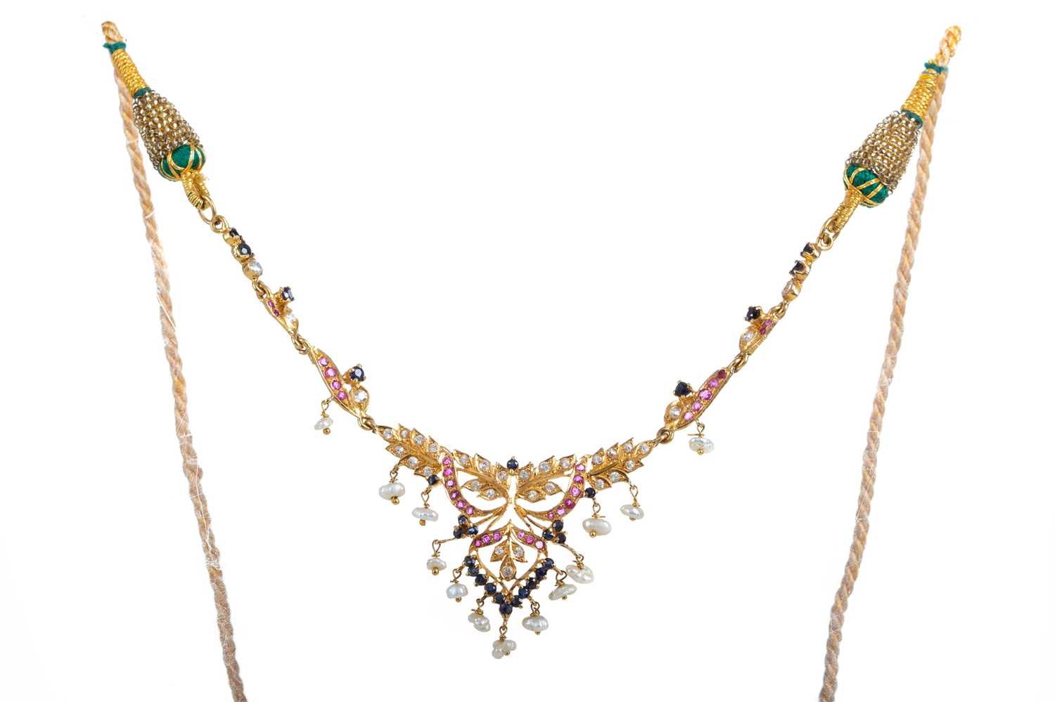 Lot 423 - AN IMPRESSIVE INDIAN RUBY, SAPPHIRE, GEMSTONE AND PEARL GOLD NECKLACE