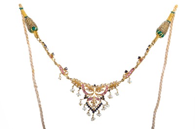 Lot 423 - AN IMPRESSIVE INDIAN RUBY, SAPPHIRE, GEMSTONE AND PEARL GOLD NECKLACE