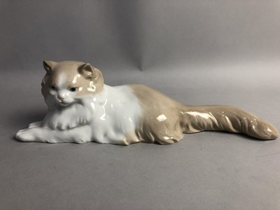 Lot 547 - A LLADRO FIGURE OF A CAT AND OTHER FIGURES