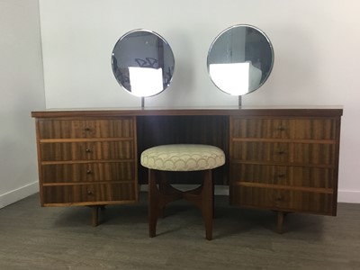 Lot 656 - A RETRO DRESSING TABLE, STOOL AND WARDROBE