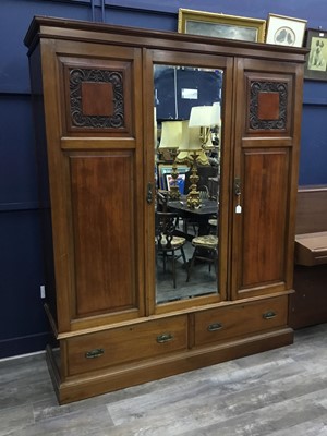 Lot 593 - AN EARLY 20TH CENTURY MAHOGANY WARDROBE