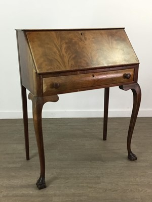 Lot 612 - A MAHOGANY BUREAU