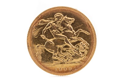 Lot 104 - AN EDWARD VII GOLD SOVEREIGN DATED 1909