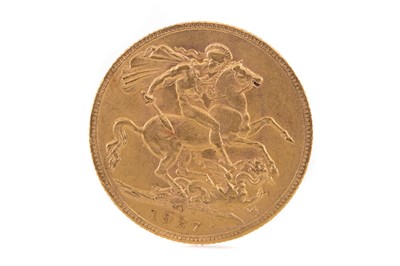 Lot 124 - A GEORGE V GOLD SOVEREIGN DATED 1927