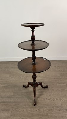 Lot 635 - A REPRODUCTION MAHOGANY THREE TIER DUMB WAITER