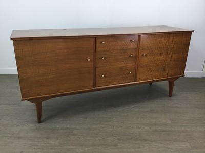 Lot 636 - A RETRO HANDCRAFT WALNUT DINING SUITE