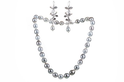 Lot 480 - A STRING OF PEARLS AND PAIR OF EARRINGS