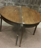 Lot 1224 - REGENCY MAHOGANY CIRCULAR DINING TABLE...