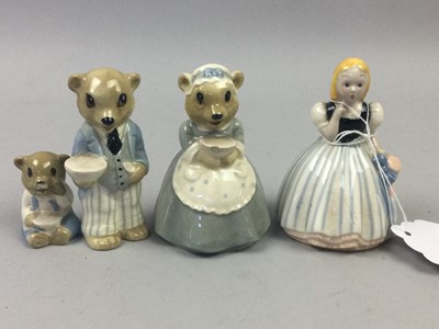 Lot 697 - A WADE GROUP OF GOLDILOCKS AND THE THREE BEARS