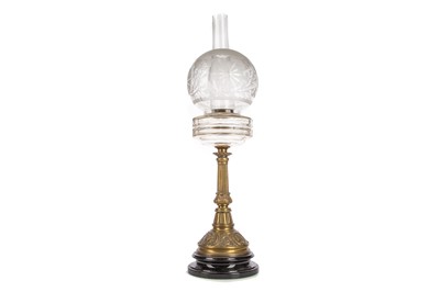 Lot 731 - A VICTORIAN OIL LAMP