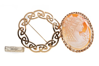 Lot 524 - A GOLD CELTIC BROOCH, A CAMEO PENDANT AND A RING