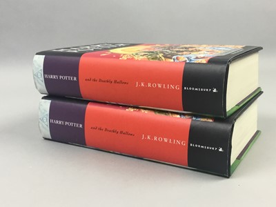 Lot 193 - A FIRST EDITION 'HARRY POTTER AND THE ORDER OF THE PHOENIX' ALONG WITH FIVE OTHER HARRY POTTER BOOKS