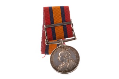 Lot 10 - A QUEEN'S SOUTH AFRICA SERVICE MEDAL