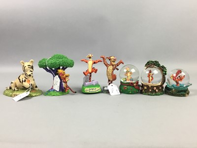 Lot 57 - A COLLECTION OF WINNIE THE POOH SNOWGLOBES AND FIGURES