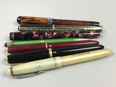 Lot 89 - A GROUP OF VINTAGE PENS AND A PENCIL