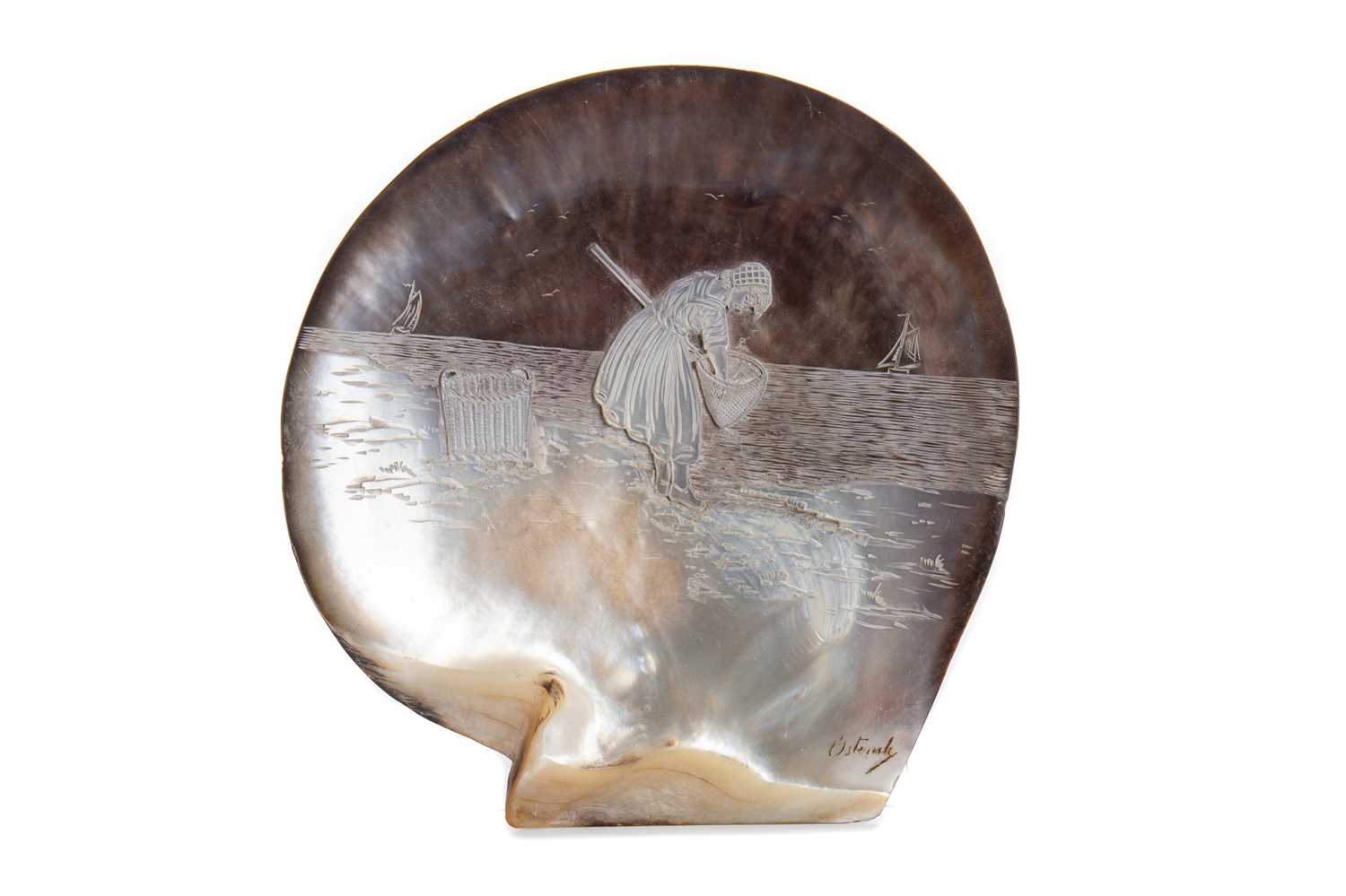 Lot 599 - A LATE 19TH CENTURY CONTINENTAL CARVED MOTHER-OF-PEARL SHELL