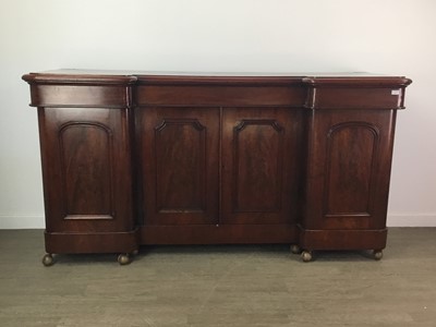 Lot 338 - A VICTORIAN MAHOGANY MIRROR BACKED SIDEBOARD