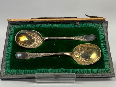 Lot 350 - A LOT OF CASED SETS AND LOOSE SILVER PLATED CUTLERY