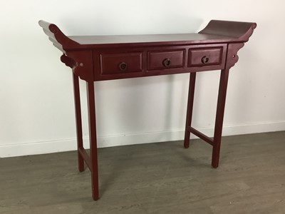 Lot 416 - A MODERN HALL TABLE