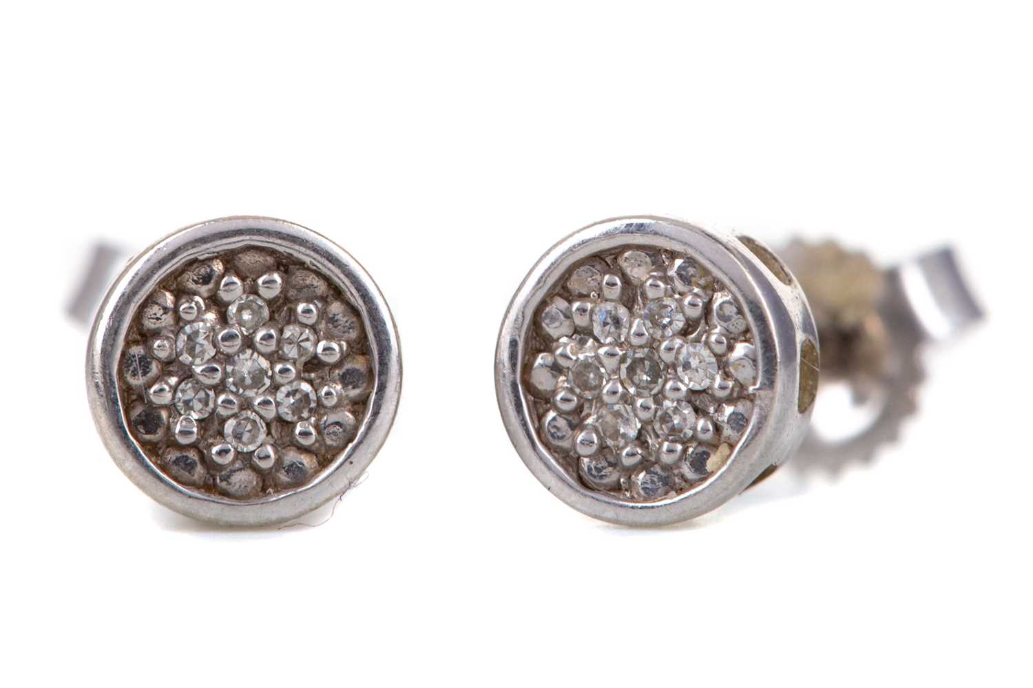 Lot 746 - A PAIR OF DIAMOND CLUSTER EARRINGS