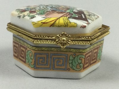 Lot 51 - A COLLECTION OF CERAMIC AND METAL PILL BOXES