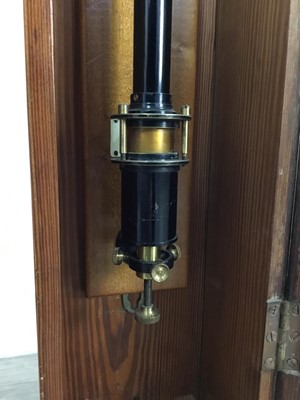 Lot 593 - AN EARLY 20TH CENTURY FORTIN-TYPE BAROMETER BY W. B. NICHOLSON LTD. OF GLASGOW