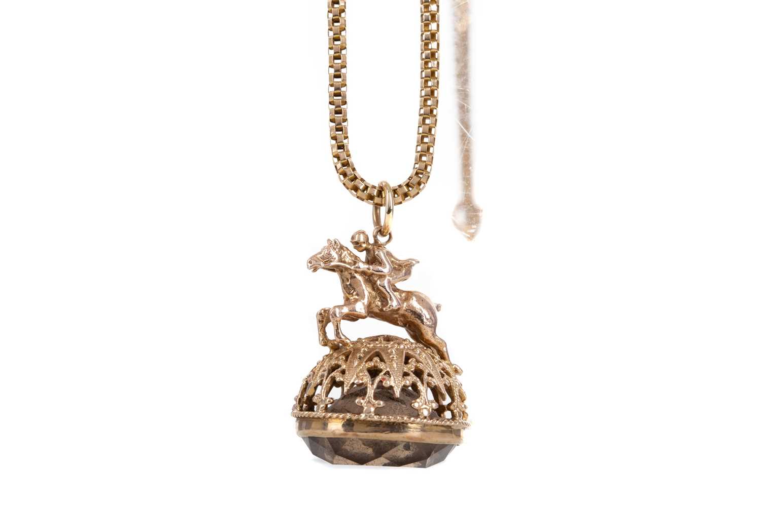 Lot 660 - A GOLD CHAIN WITH SMOKY QUARTZ FOB