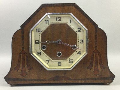 Lot 226 - AN ART DECO MANTEL CLOCK