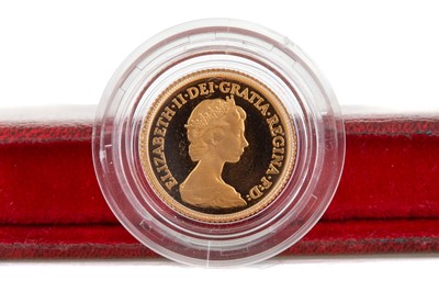 Lot 10 - AN ELIZABETH II GOLD PROOF HALF SOVEREIGN DATED 1980