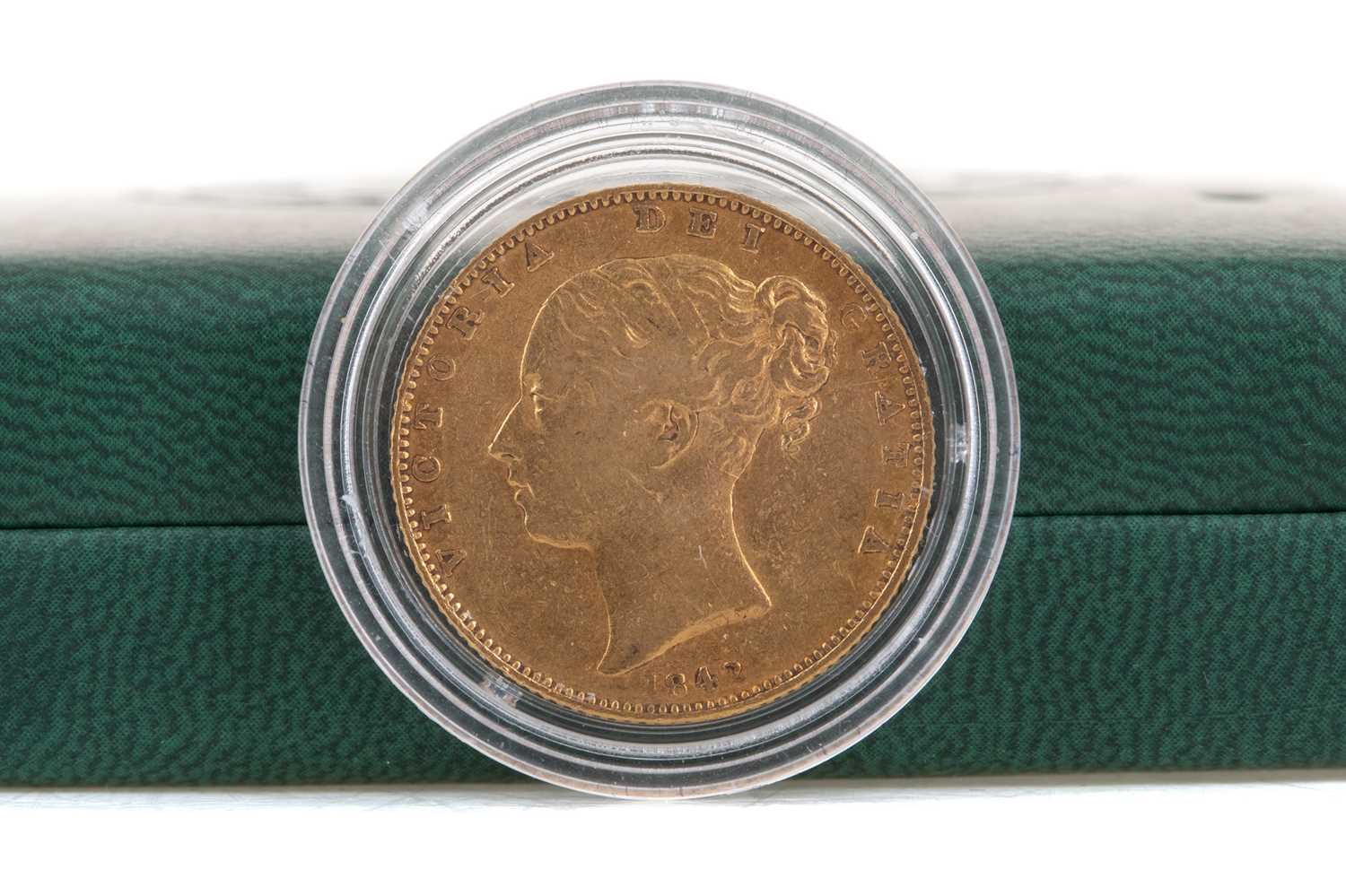 Lot 17 - A VICTORIA GOLD SOVEREIGN DATED 1842