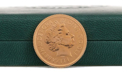Lot 18 - AN ELIZABETH II GOLD SOVEREIGN DATED 2011