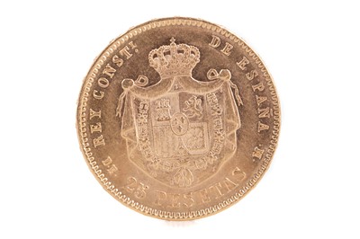 Lot 33 - AN ALFONSO XII SPANISH GOLD TWENTY FIVE PESETAS COIN DATED 1877