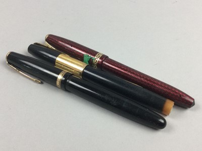 Lot 76 - A PARKER FOUNTAIN PEN AND OTHER ITEMS