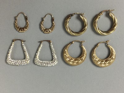 Lot 86 - A LOT OF FIVE PAIRS OF GOLD AND OTHER HOOP EARRINGS