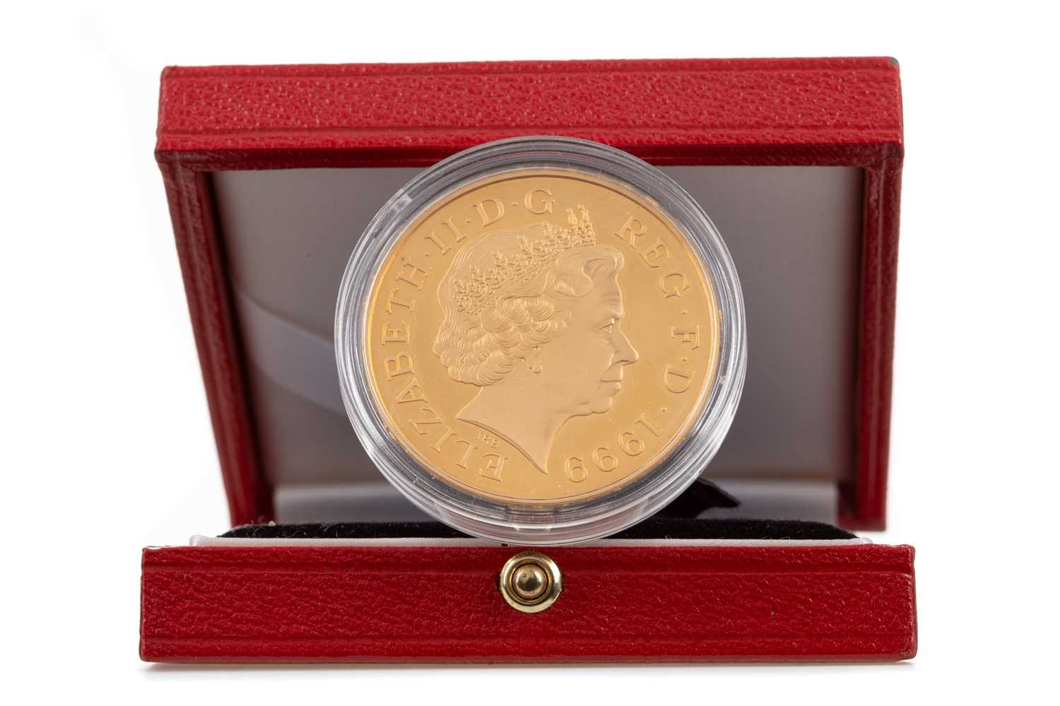 Lot 52 - THE 2000 UNITED KINGDOM GOLD PROOF FIVE POUND CROWN