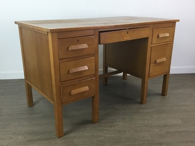 Lot 274 - AN OAK OFFICE DESK