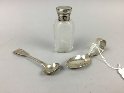 Lot 321 - A VICTORIAN SILVER MUSTARD SPOON, BABY SPOON AND PERFUME BOTTLE