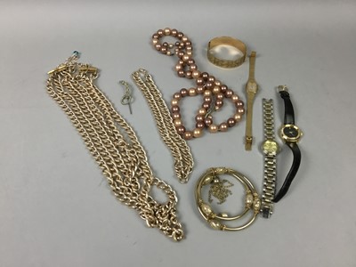 Lot 135 - A COLLECTION OF COSTUME JEWELLERY