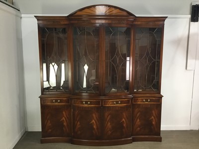 Lot LARGE BEVAN FUNNELL MAHOGANY SERPENTINE BOOKCASE