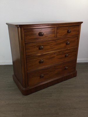 Lot 411 - A MAHOGANY CHEST OF TWO SHORT OVER THREE LONG DRAWERS