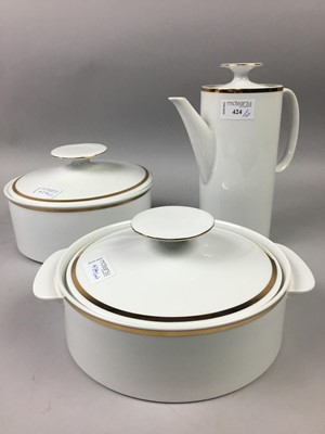 Lot 424 - A THOMAS OF GERMANY PART TEA AND DINNER SERVICE